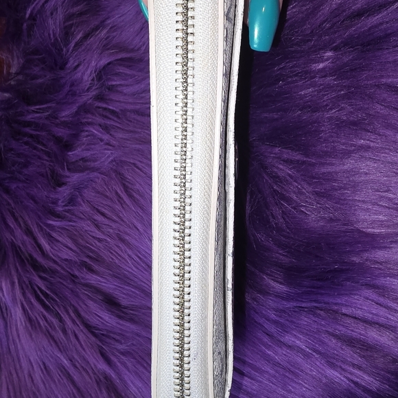 Coach Star Large Zip Wallet - Picture 3 of 4